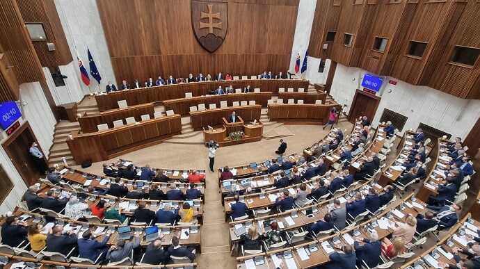 Словацкий парламент проголосовал за расформирование общественного вещания