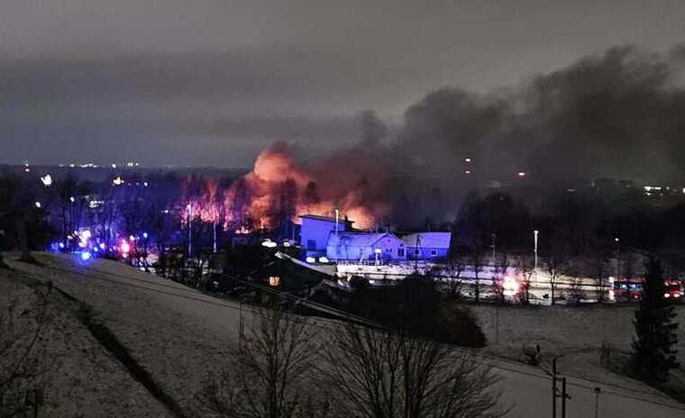 Грузовой самолёт упал на жилой дом в Вильнюсе